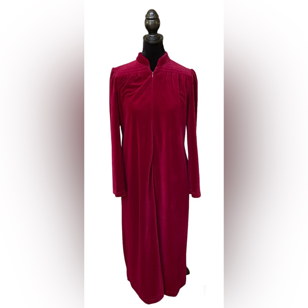 R. Michael Alan: Vintage Nightgown